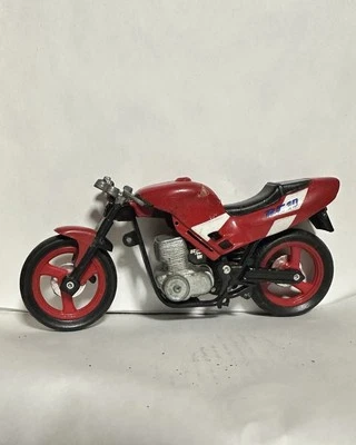 1993 Road Champs Hot Cycles Yamaha RC10 750 1/18 Scale (Red/White) - Image 1 of 2