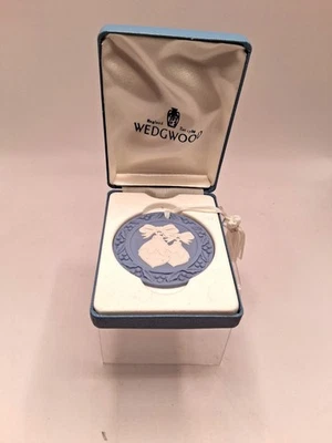 De colección. Adorno de bolas de Navidad de jaspe Wedgwood Foto 1 de 2