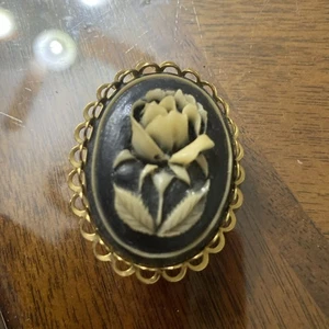 Art Deco Rose Kamee Brosche Anstecknadel Vintage Resin Schwarz Weiß Gold.  101 - Bild 1 von 2