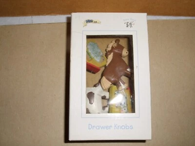 Tiradores de perilla de 4 cajones Kids Line Barnyard lindos animales de corral en caja Foto 1 de 4