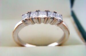 Beautiful 18ct White Gold & 0.54ct Of Princess Cut Diamonds Ladies Ring c2014