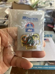 Mets vs. Marlins Inaugural Series Vintage 1993 Chemical Bank Pin - Sealed - Picture 1 of 2