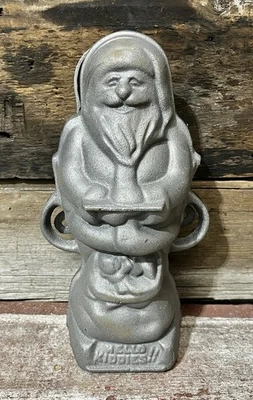 Cast Iron 11.5” Tall Santa Claus ~ Welcome Kiddies - Griswold Vintage Cake Mold - Image 1 of 4