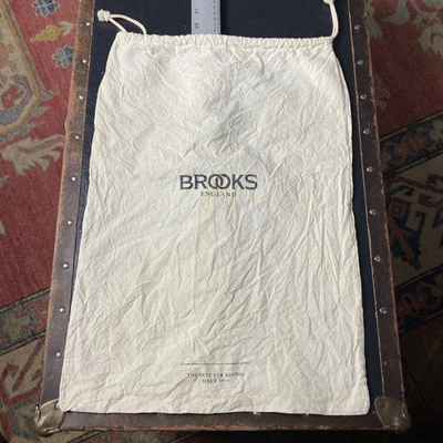 Bolsa de almacenamiento de lona para sillín de bicicleta Brooks of England Foto 1 de 4