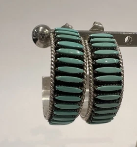 Zuni Needlepoint Turquoise Sterling Silver Half Hoop Earrings 1970's 1” 7.4g - Picture 1 of 8