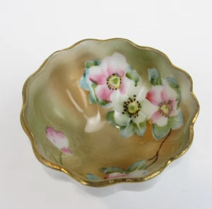 Antike Nippon Japan Floral Nuss Tasse handbemalt gewellter Fuß Miniatur Schale - Bild 1 von 18