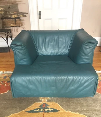 ITALIAN LEATHER Chair by Vico Magistretti for Cassina - Image 1 of 4