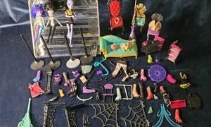 Monster High Schule Spielset Zubehör & Möbel Konvolut - Bild 1 von 10