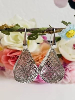 Orecchini Goccia Traforata In Argento - Immagine 1 di 4