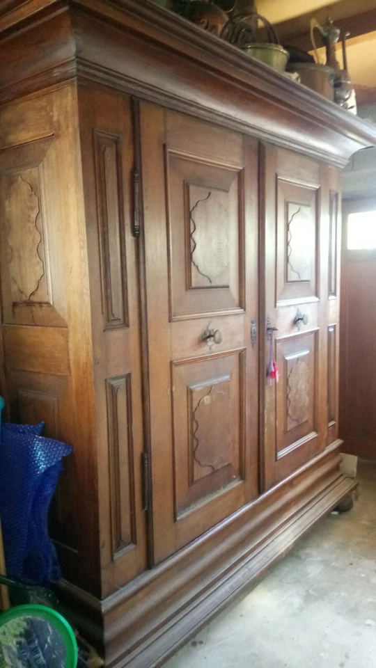 armoire ancienne en chêne massif  - Photo 1/1