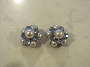 Vtg Faux Pearl Light Blue Rhinestone Starburst Clip-On Earrings Costume Jewelry - Picture 1 of 2