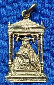 VIRGIN OF THE ROAD MEDAL - 18k GOLD. Weight 3.08 gr. 26 x 22 mm. - Picture 1 of 2
