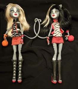 Monster High Werecat Sisters 2011 Meowlody y Purrsephone Set Muñecas Mattel Usado en Excelente Condición - Imagen 1 de 17