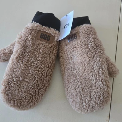 NEW WOMENS S/M CARAMEL UGG SHERPA MITTENS WITH LOGO TAPE 21631 $65 - Image 1 of 4