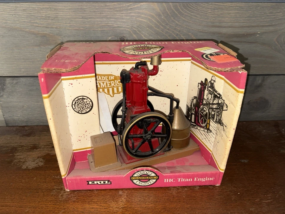 ERTL 1/8 SCALE IHC TITAN VERTICAL ENGINE DIECAST WITH BOX FREE SHIPPING - Image 1 of 4