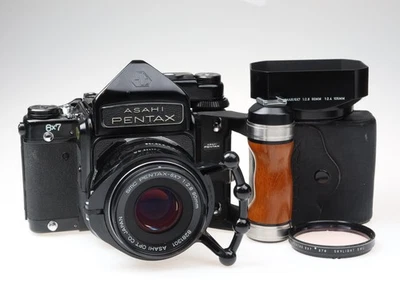 Pentax 6x7 Holzgriff Kamera 90mm f2.8 Objektiv lens 98528 near mint - Bild 1 von 4