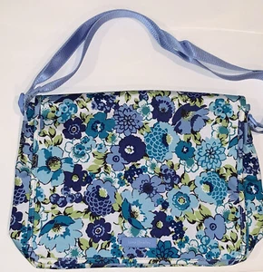 Vera Bradley MESSENGER Blueberry Blooms Lighten Up Bag Campus Crossbody Shoulder - Picture 1 of 5