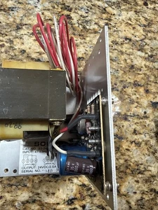 NEU SOLA Netzteil 83-24-225-03 24VDC @ 2,5 Ampere DRÄHTE INSTALLIERT AUF DC AUSGANG - Bild 1 von 3