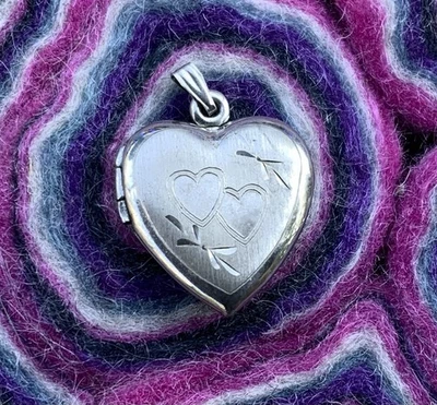 Brushed Sterling Silver Etched Heart Opening Locket Pendant 3.2g - Image 1 of 4