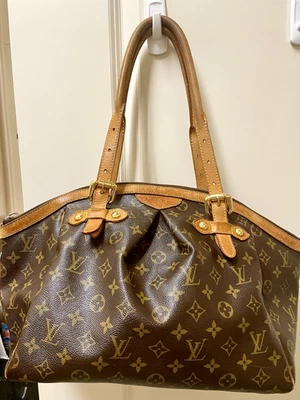 Auténtico bolso de mano Louis Vuitton con monograma Tivoli GM M40144  Foto 1 de 4