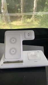 draadloze oplader 3 in 1 voor Iphone, Apple Watch en Airpods - Afbeelding 1 van 1