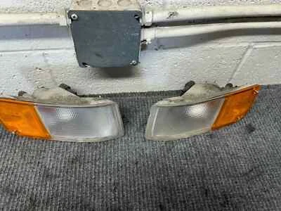 PAR DE LUCES INTERMITENTES DELANTERAS DERECHA E IZQUIERDA NISSAN 300ZX 1990-1996 OEM Foto 1 de 4