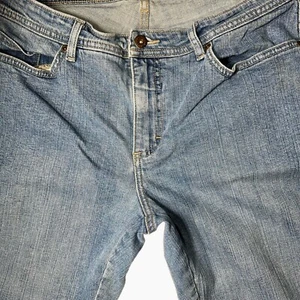 Lee Womens Stretch Denim Blue Jeans Mid-Rise Straight Leg Capri Sz14 LMKH31571 - Picture 1 of 17