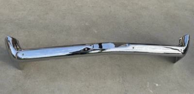 Parachoques delantero S DESOTO CHRYSLER NUEVO TRIPLE CHAPADO CROMO 1957-1958 57-58 OEM Foto 1 de 4