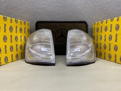 Mercedes Benz HELLA 9EL129614021 / 9EL129615021  BLINKER LAMP W124 New - Image 1 of 4