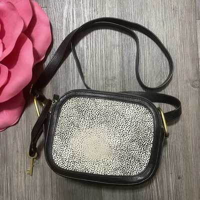 Bolsa tiracolo FOSSIL Elle Cheetah câmera couro de bezerro cabelo couro monograma - Imagem 1 de 4