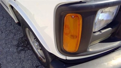 Passenger Corner/Park Light Side Marker Fits 96-02 EXPRESS 1500 VAN 333724 - Image 1 of 4