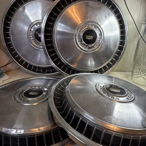 Vintage Ford Motor Company Vintage 15 Inch Hubcaps Set Of 4 - Bild 1 von 15