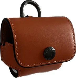 Nuevo con etiquetas estuche grande inalámbrico para auriculares Coach C3749 - Imagen 1 de 17