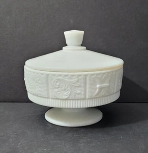 Westmoreland Milk Glass Princess Feather Candy or Jelly Dish with Lid RARE - Picture 1 of 7