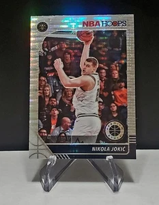 NBA Hoops Premium Stock Nikola Jokic Silver Pulsar Prizm Denver Nuggets 2019-20  - Imagen 1 de 2