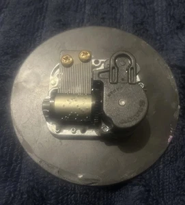 Music Box Movement Wind Up Mechanism Only Works Plays "It's A Small World" - Picture 1 of 8