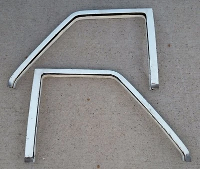 AMC Rambler American 1968 sedán de 2 puertas par de marcos de ventana lateral trasera Foto 1 de 4