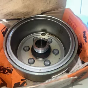 Orig KTM Flywheel Rotor 520EXC 2001 520 400 EXC KTM 01-02. 590-39-105-000 - Picture 1 of 3