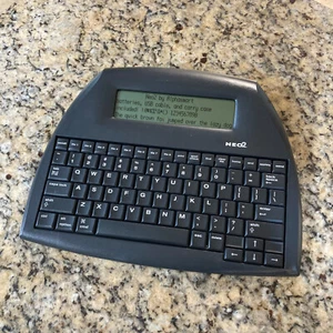 AlphaSmart NEO2 Word Processor FRESH BATTERIES USB CABLE CARRYING CASE - Picture 1 of 3