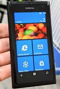 Nokia Lumia 800 (Unlocked) 16GB Windows Smartphone Excellent Condition Free P&P - Picture 1 of 10