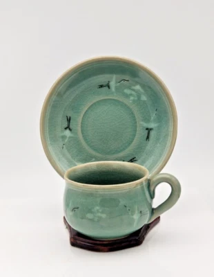 Taza y platillo Celadon Revival coreano Goryeo grúas voladoras y nubes Foto 1 de 4