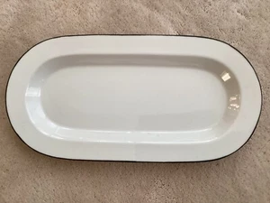 Hermoso Plato para Servir Mesa 16" Cerámica Blanca China Cerámica Ovalado con Borde Negro - Imagen 1 de 6