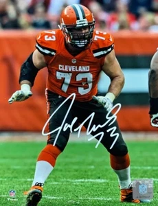 Foto firmada por Joe Thomas del futuro miembro del Salón de la Fama de los Browns #2 AUTO - WI Badgers - Imagen 1 de 1