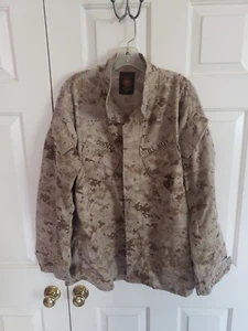 2006-Prod. Chaqueta Uniforme Camuflada USMC Desert MARPAT con Parche Azul Marino Talla: Med-Reg - Imagen 1 de 8