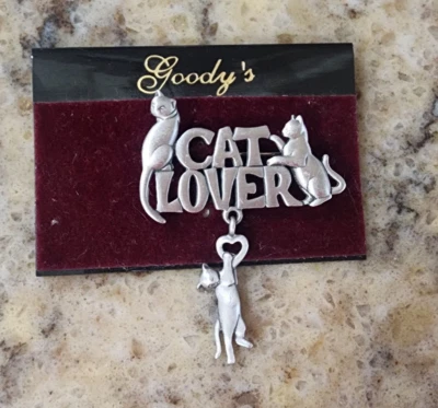 JJ Jonette Vintage Pin. Cat Lover 3 Cats Playing Brooch Signed Silver Tone - Image 1 of 3