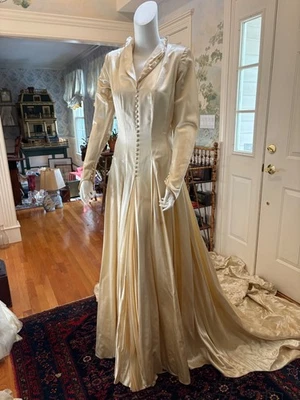 antique wedding gown - Image 1 of 4