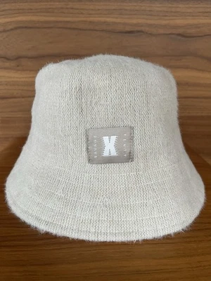 Chapéu Savage X Fenty Fuzz Fit malha balde olhos de corça bege tamanho único Rihanna - Imagem 1 de 4