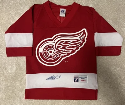 Camiseta Detroit Red Wings Shanahan NHL Logo 7 Juvenil Pequeña FIRMADA POR SEAAN AVERY Foto 1 de 4
