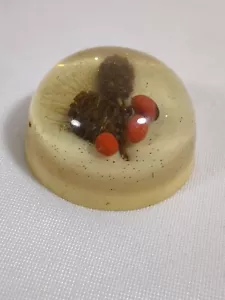 Fermacarte acrilico vintage pigne e bacche - Foto 1 di 5