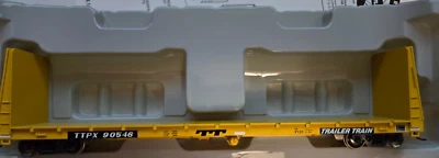 Athearn HO RTR 60' Bulkhead Flat TTPX #90546 - Image 1 of 3